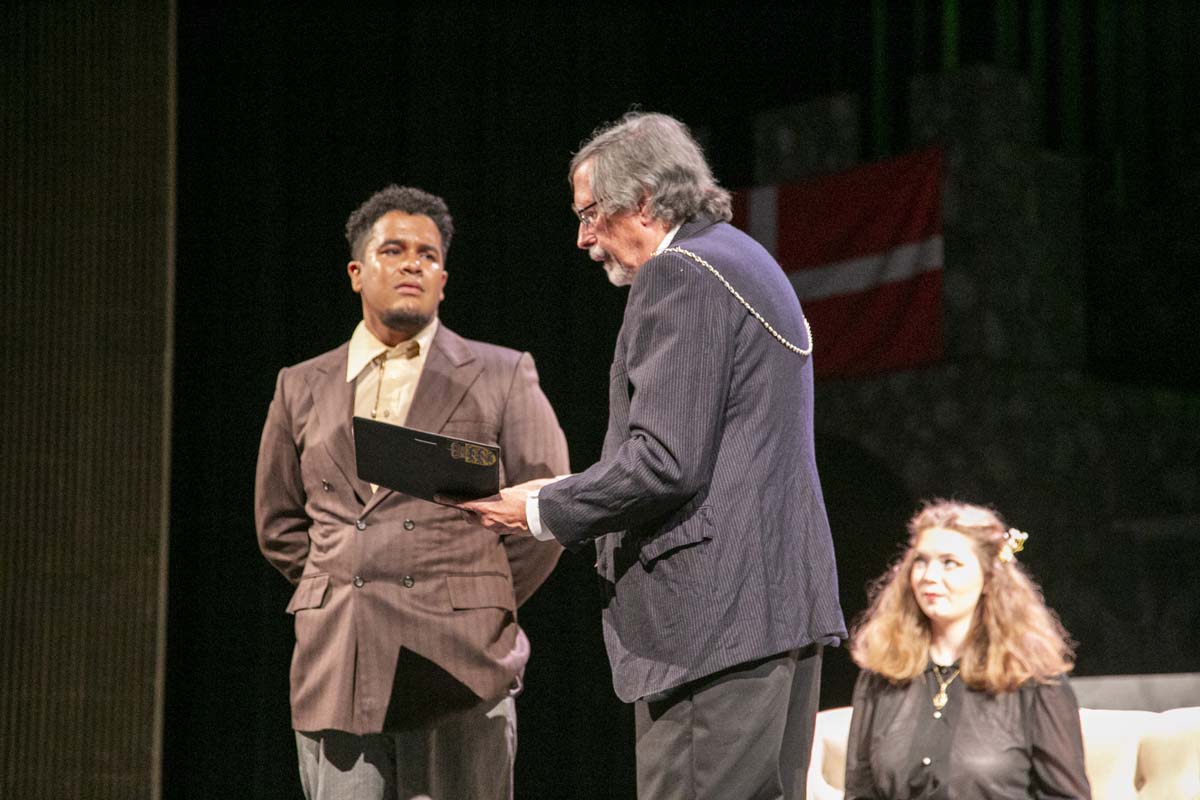 This is a sample image caption.