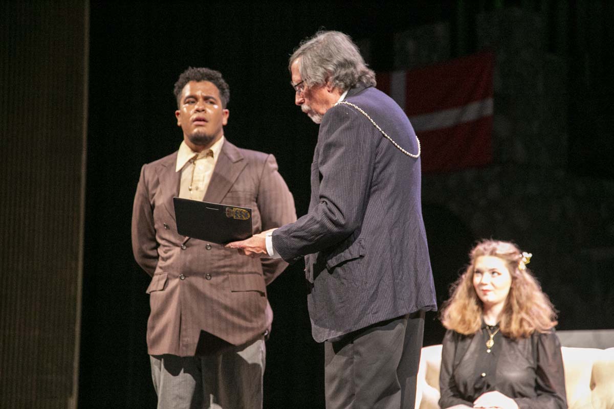 This is a sample image caption.