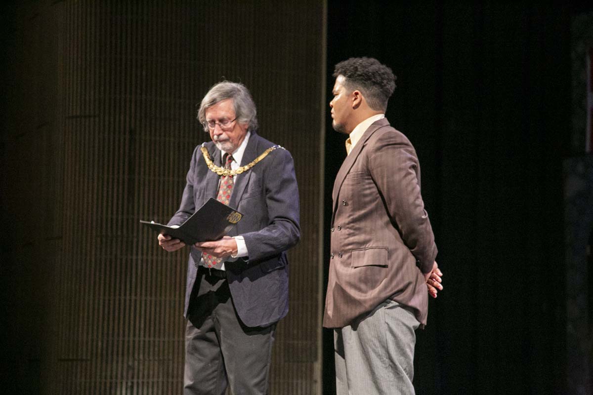 This is a sample image caption.