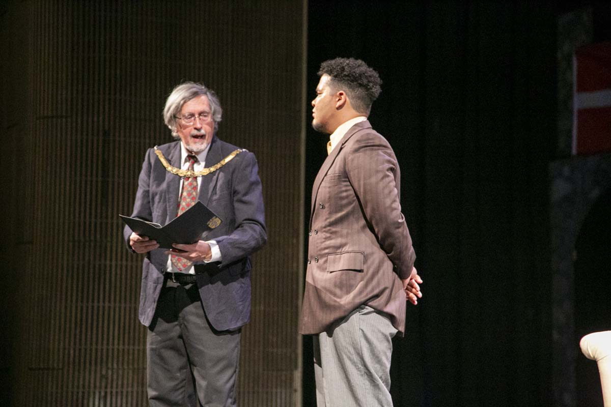 This is a sample image caption.