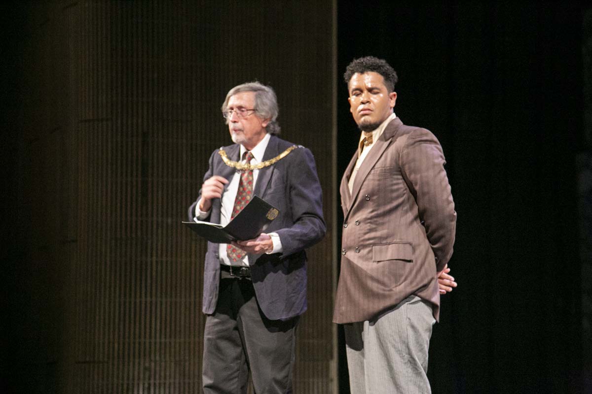 This is a sample image caption.