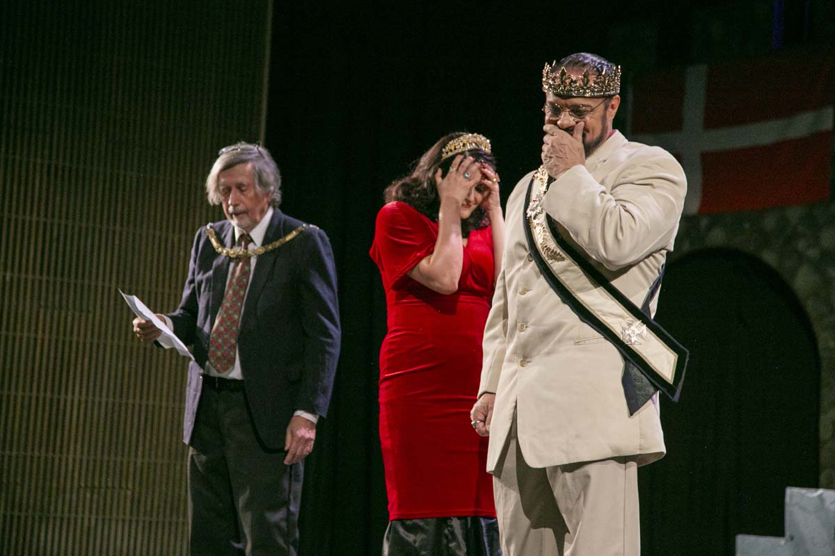 This is a sample image caption.