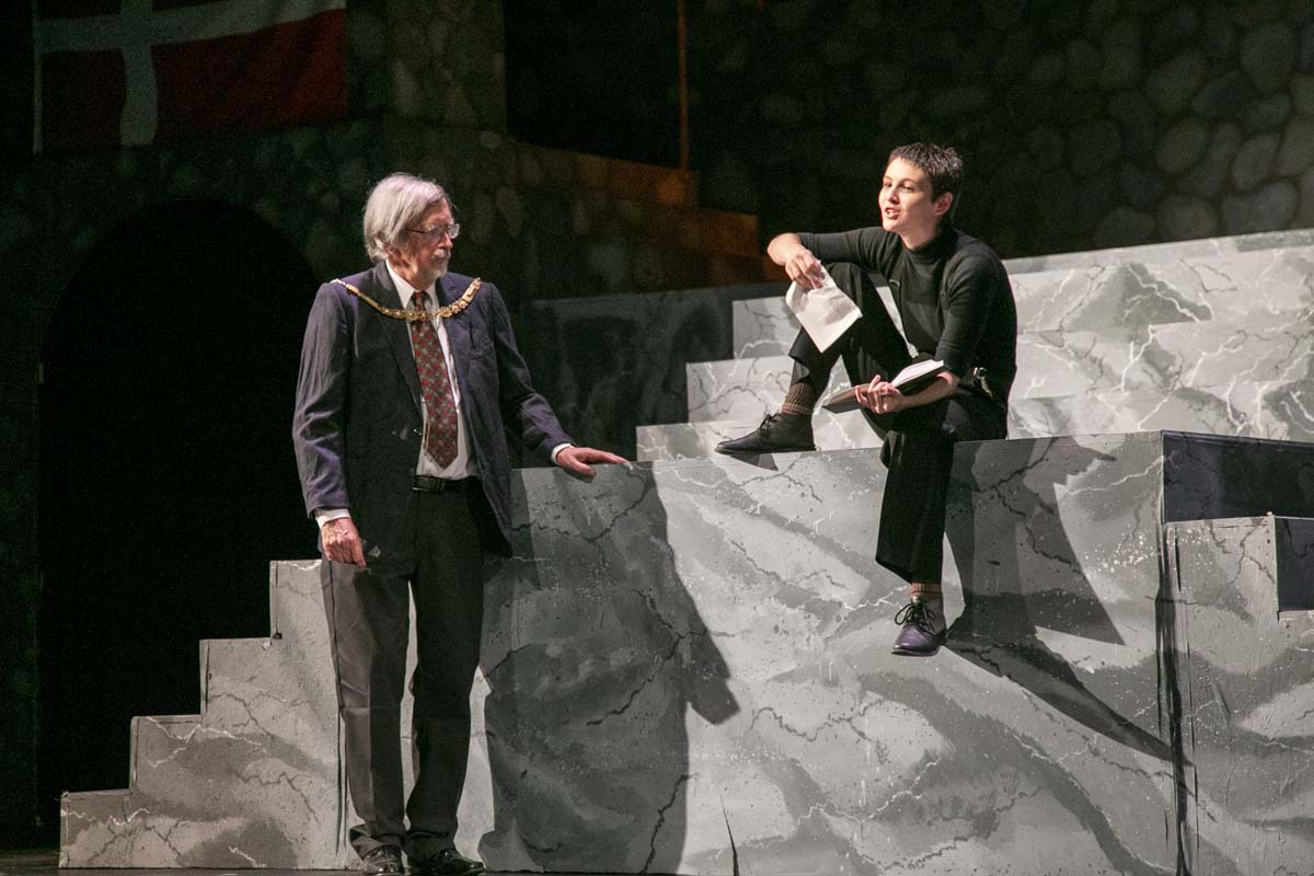 This is a sample image caption.