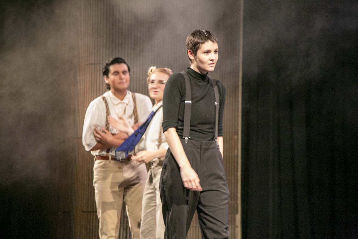 This is a sample image caption.