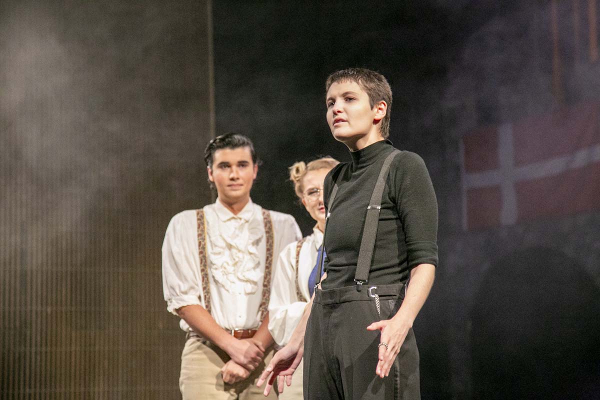 This is a sample image caption.