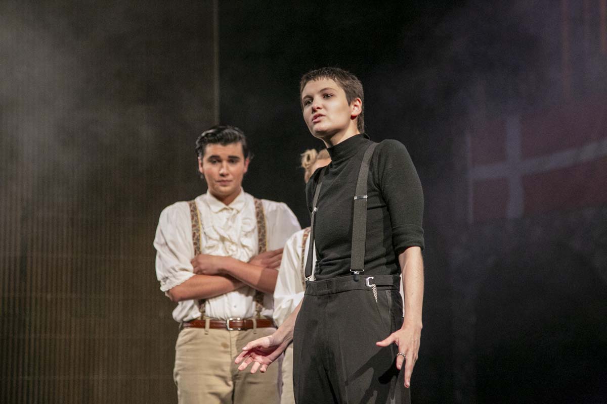 This is a sample image caption.