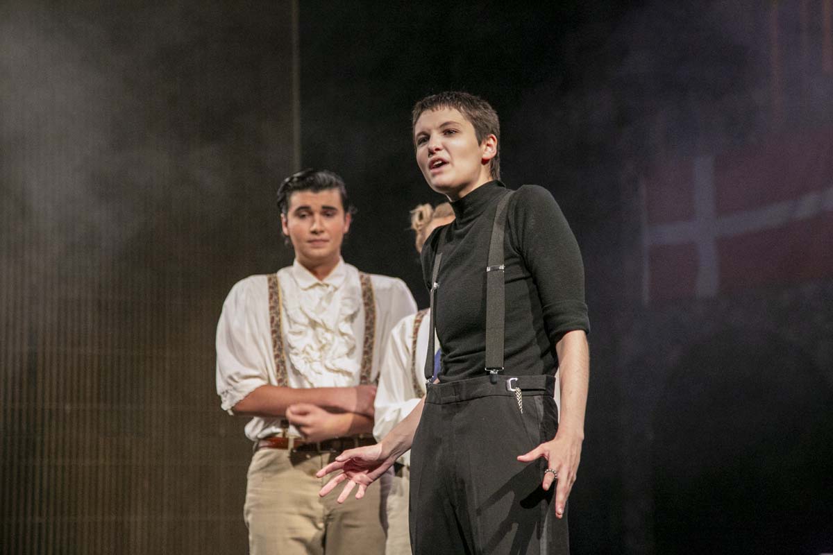 This is a sample image caption.