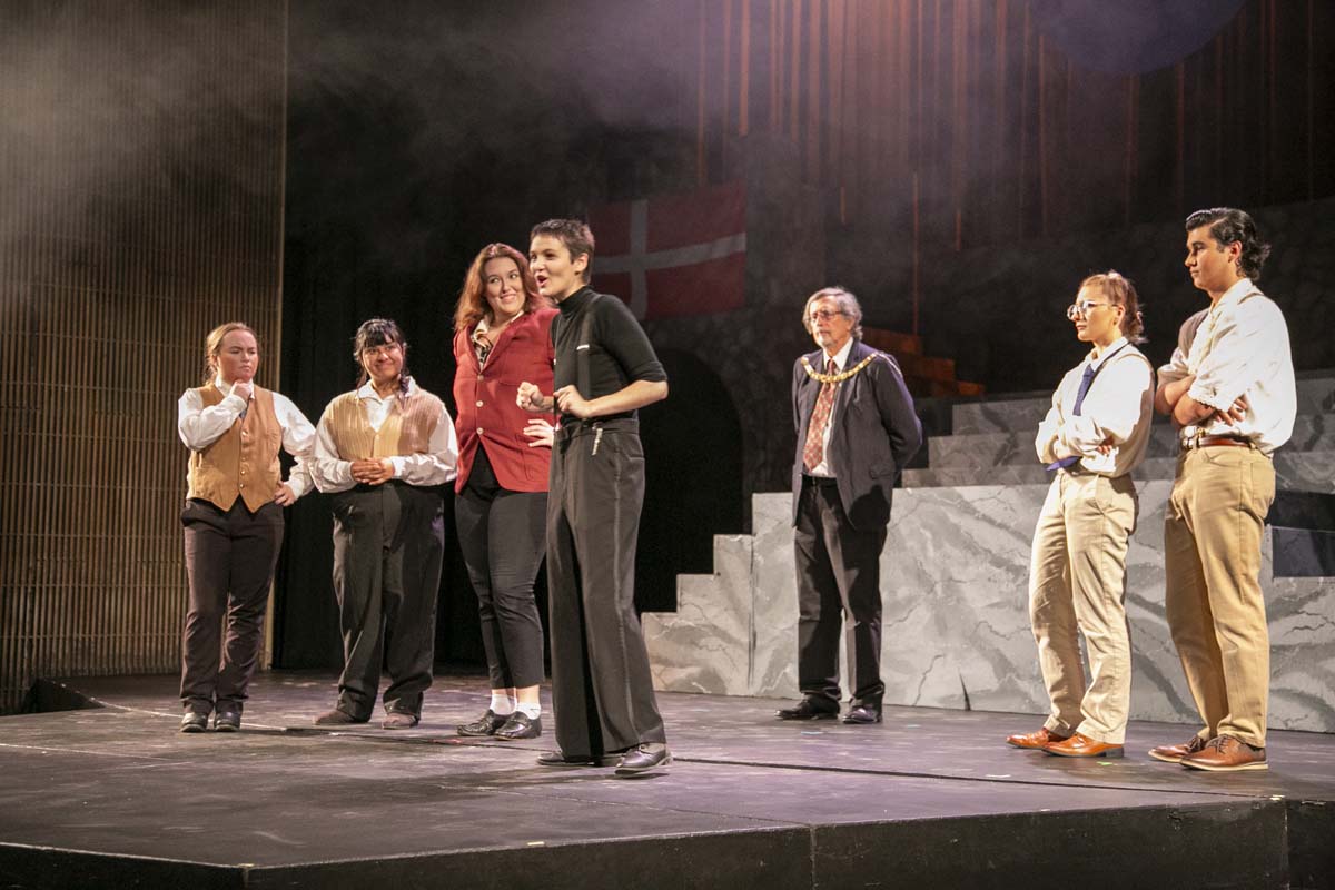 This is a sample image caption.