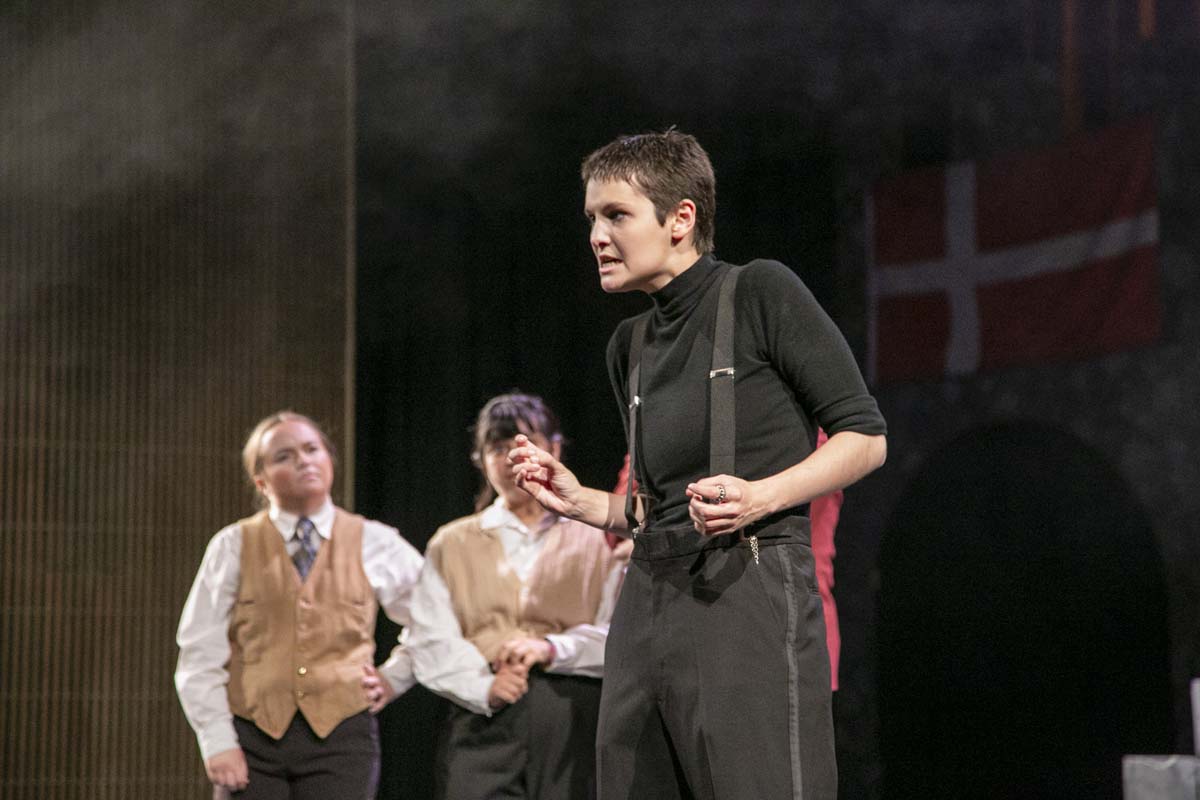 This is a sample image caption.