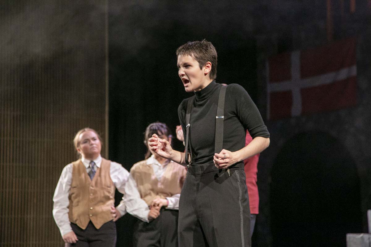 This is a sample image caption.