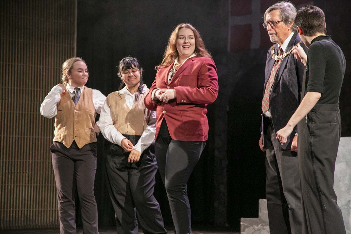 This is a sample image caption.