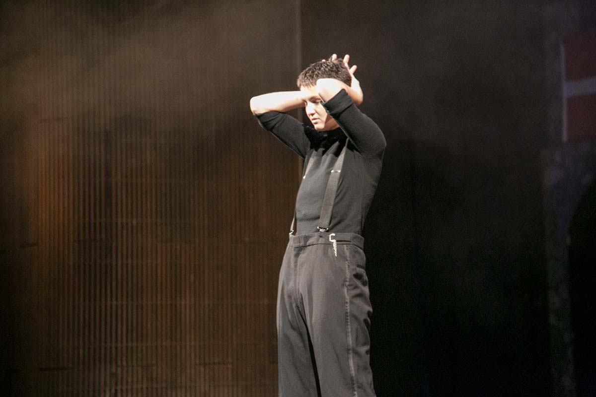 This is a sample image caption.