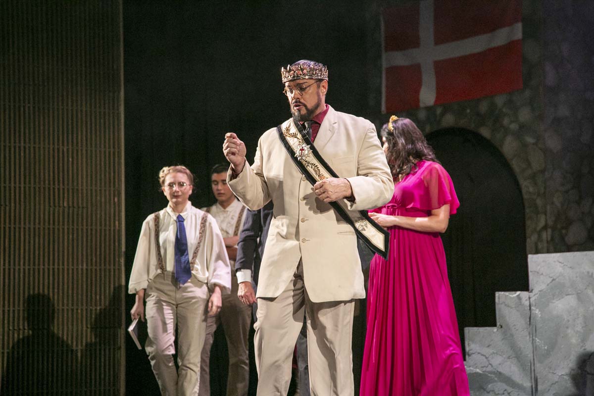 This is a sample image caption.