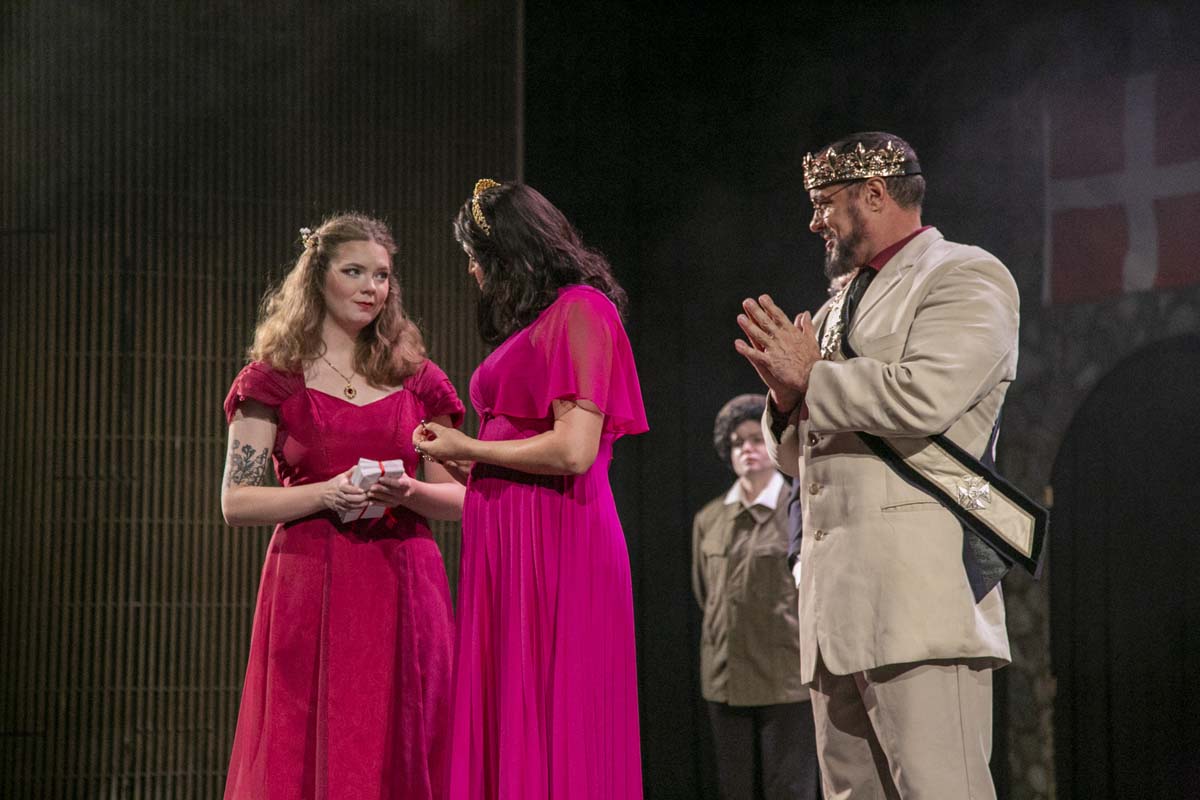 This is a sample image caption.