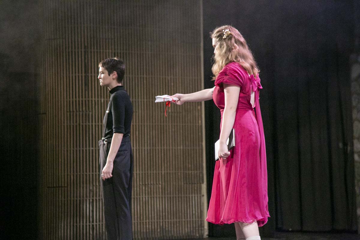 This is a sample image caption.