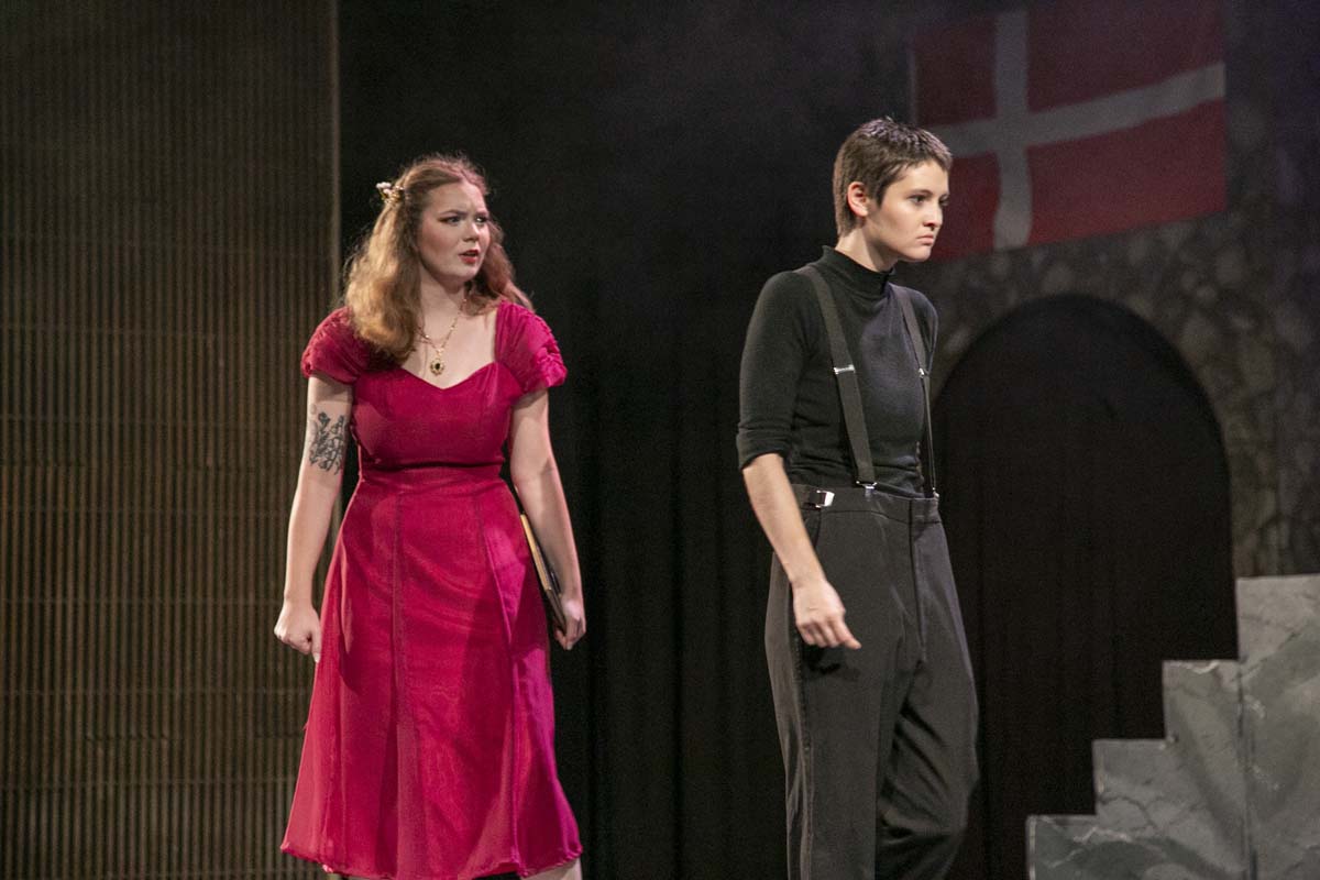 This is a sample image caption.