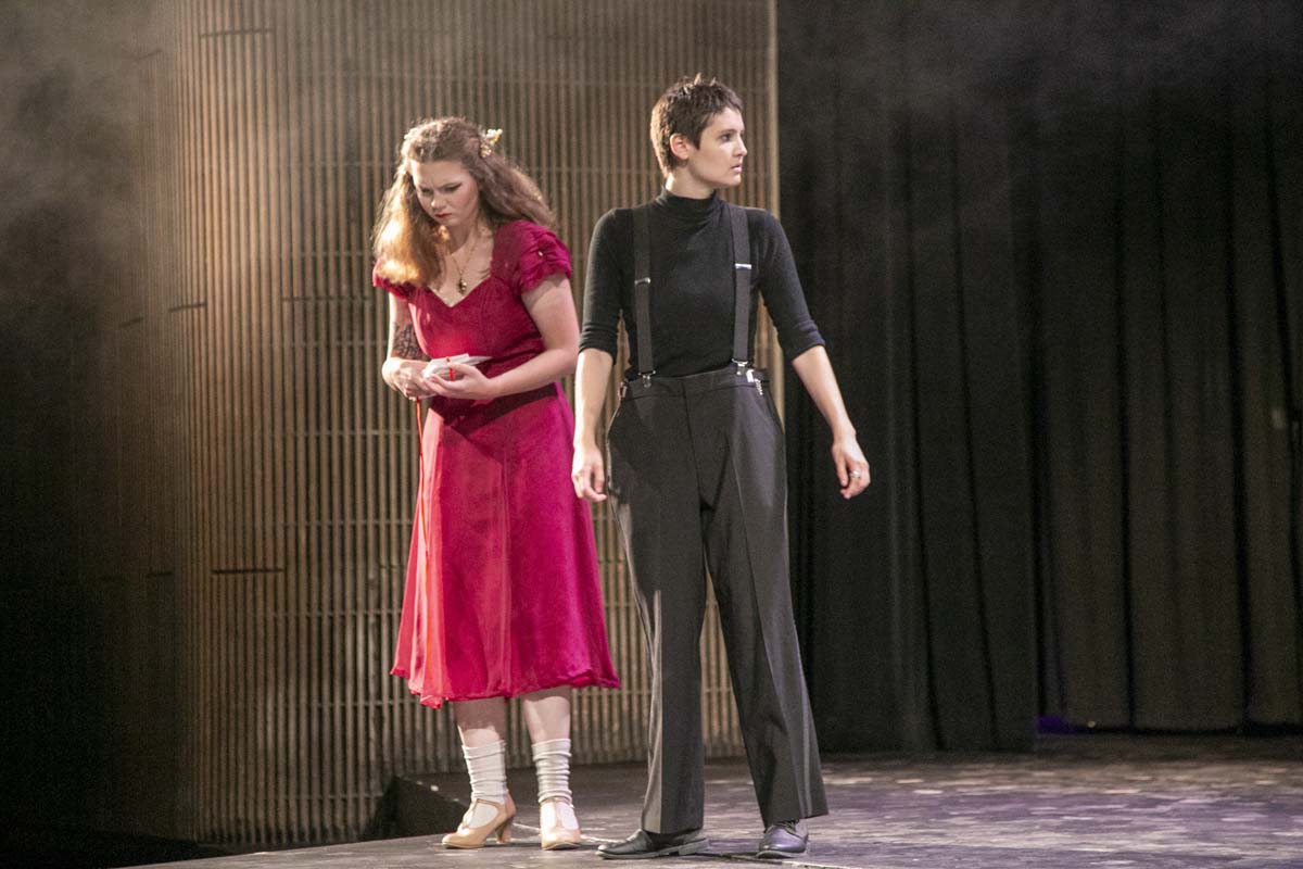 This is a sample image caption.