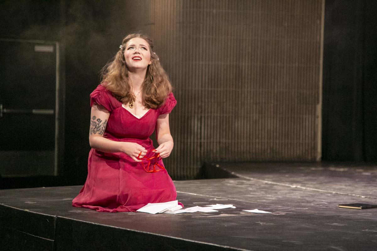 This is a sample image caption.