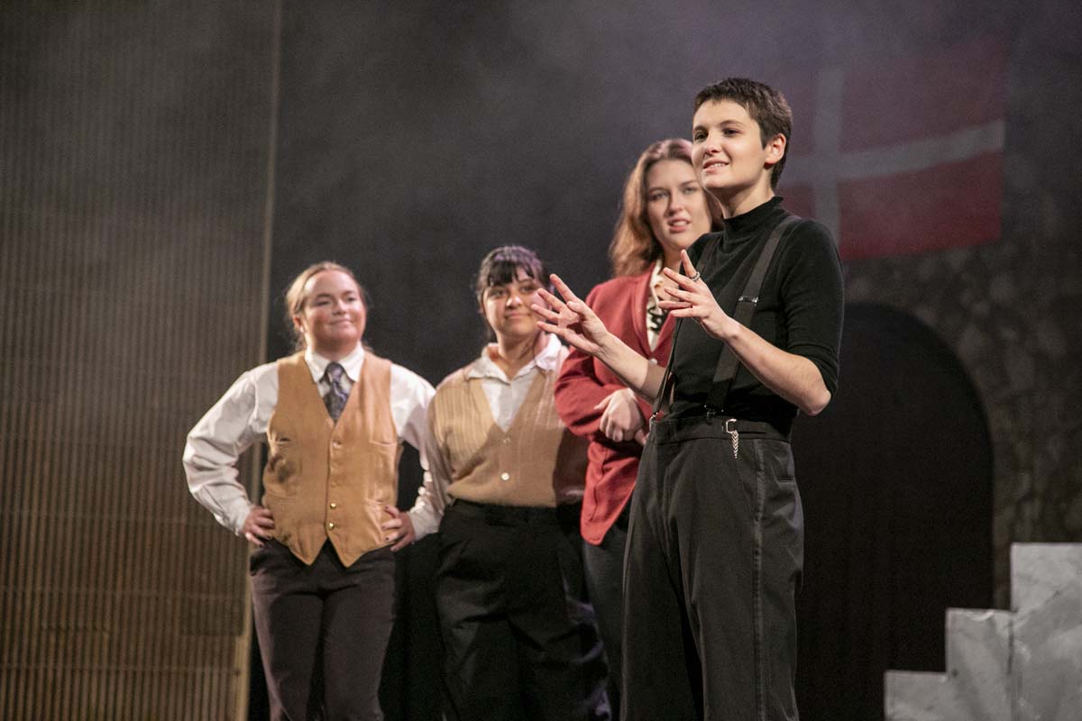 This is a sample image caption.