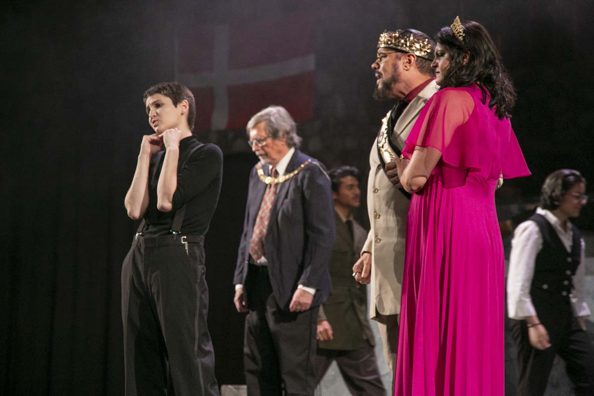 This is a sample image caption.