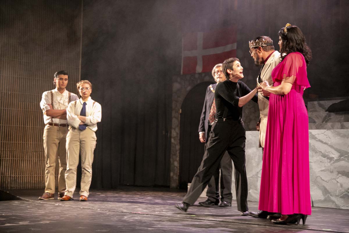 This is a sample image caption.