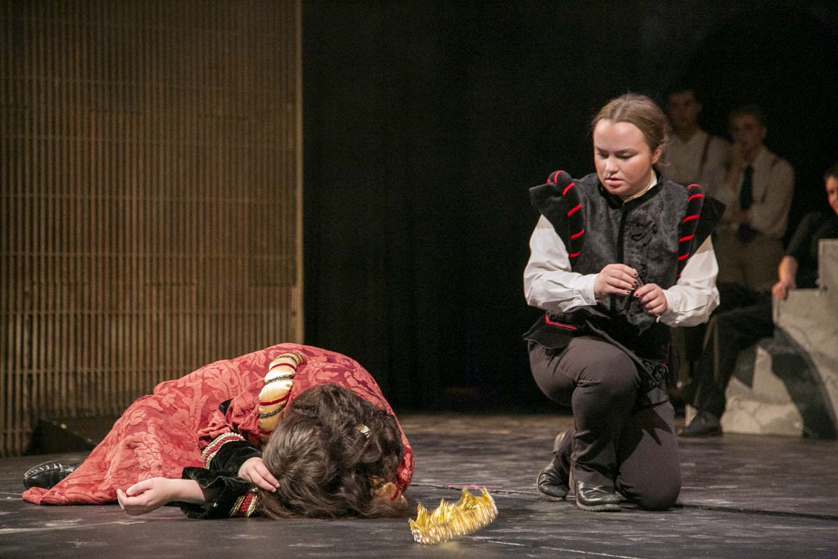 This is a sample image caption.