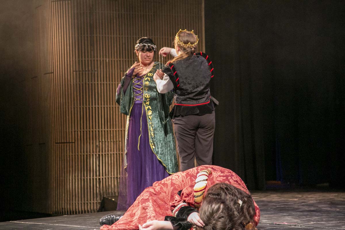 This is a sample image caption.