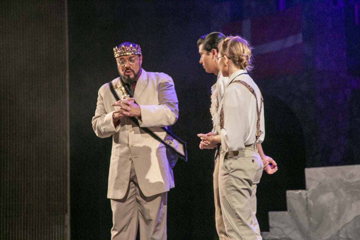 This is a sample image caption.