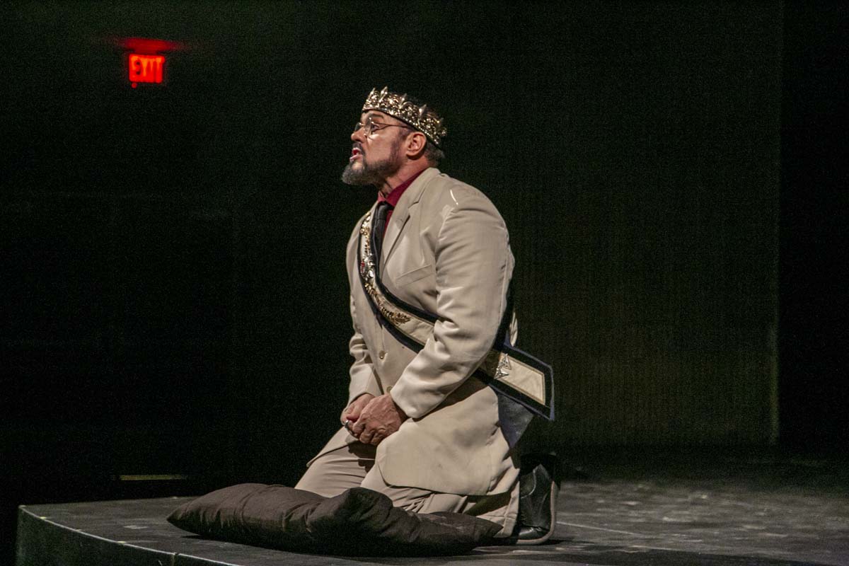 This is a sample image caption.