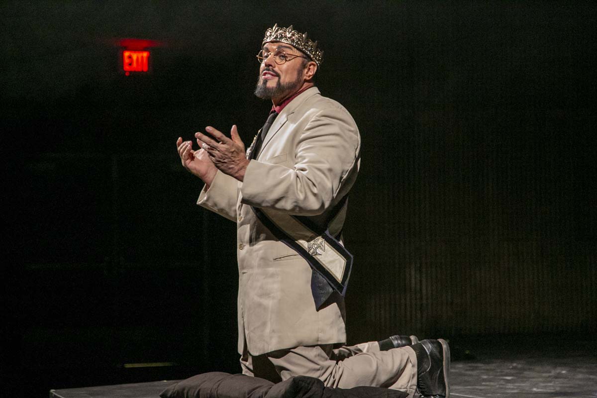 This is a sample image caption.