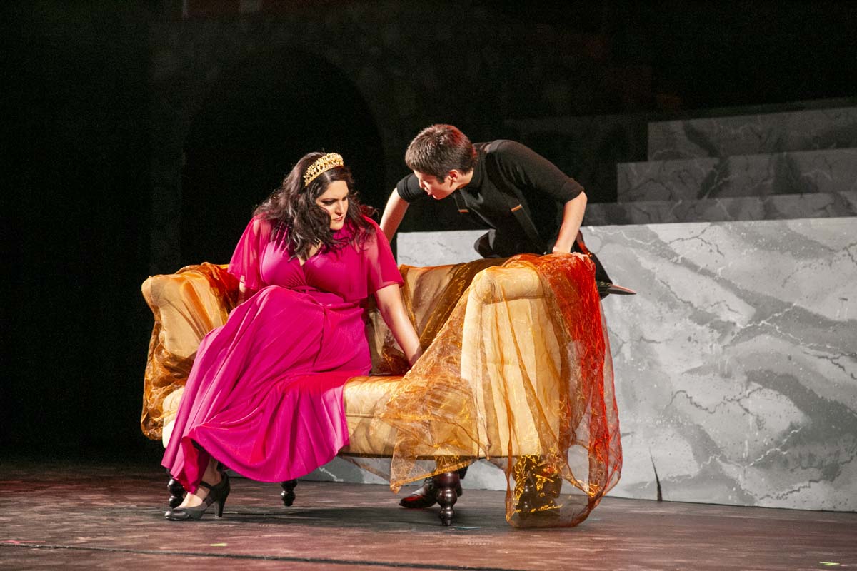 This is a sample image caption.