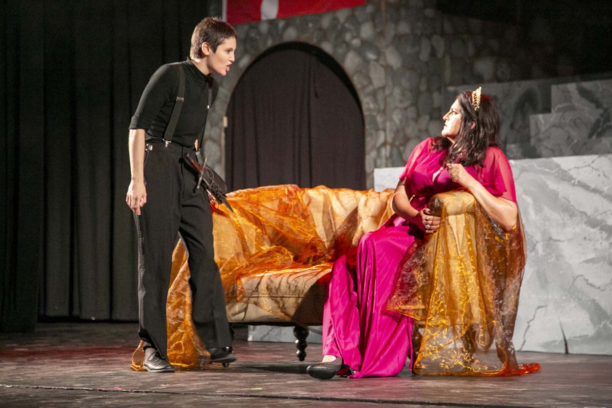 This is a sample image caption.