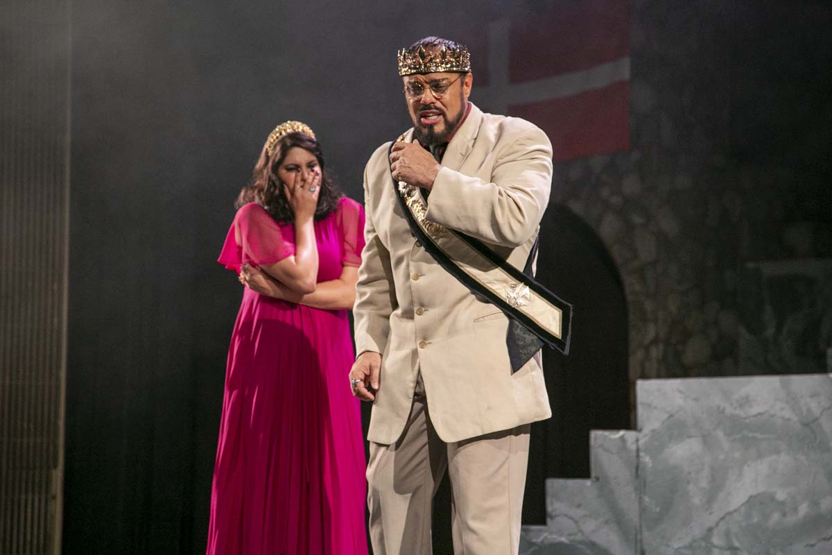 This is a sample image caption.