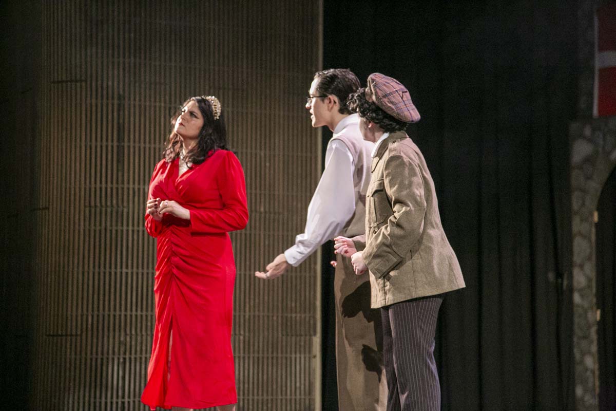 This is a sample image caption.