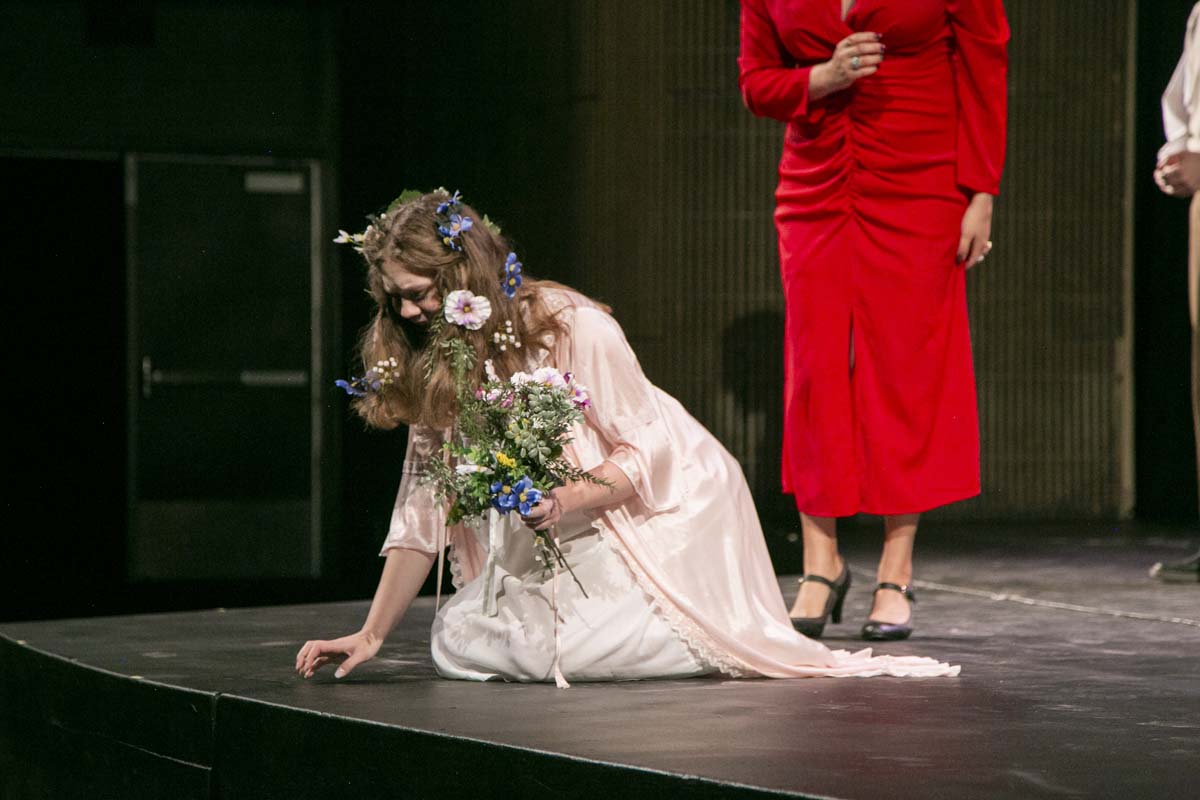 This is a sample image caption.