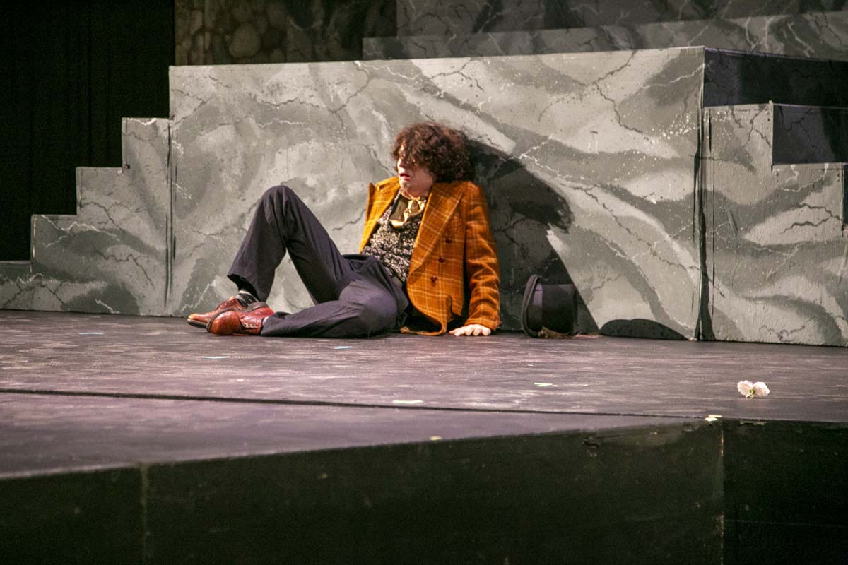 This is a sample image caption.