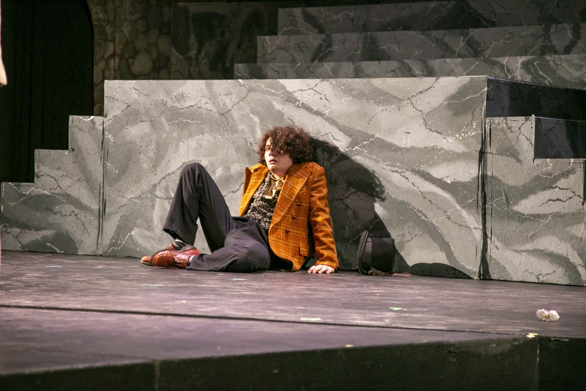 This is a sample image caption.