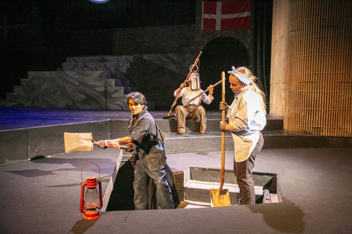 This is a sample image caption.