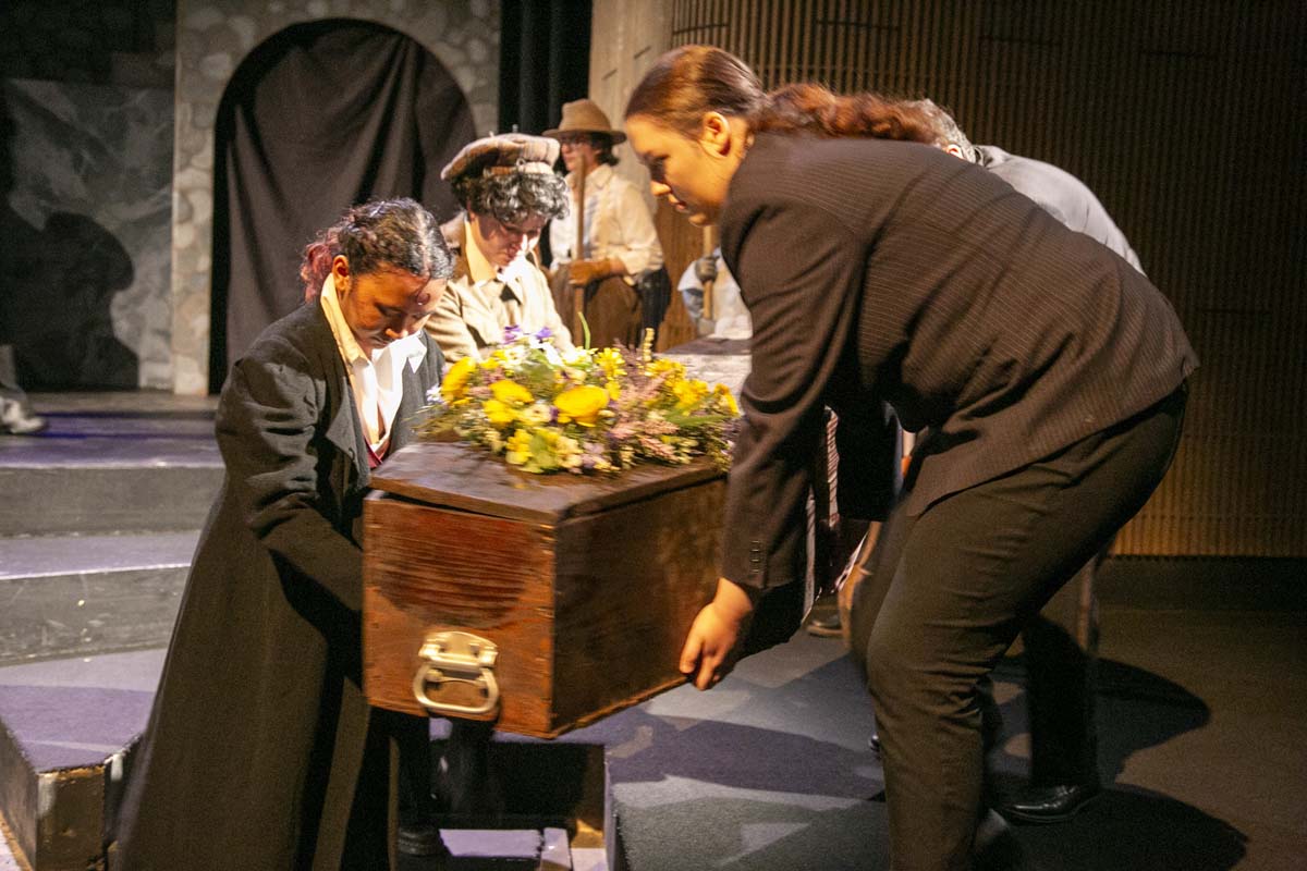 This is a sample image caption.