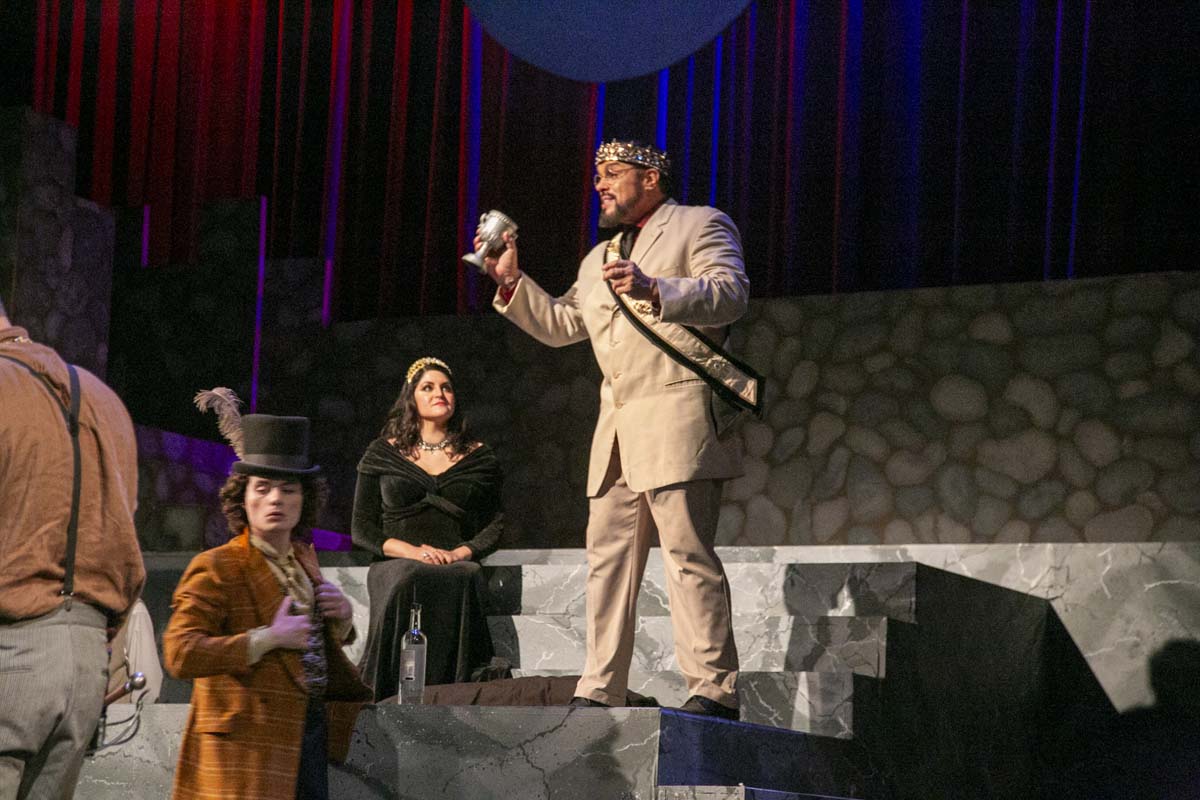 This is a sample image caption.