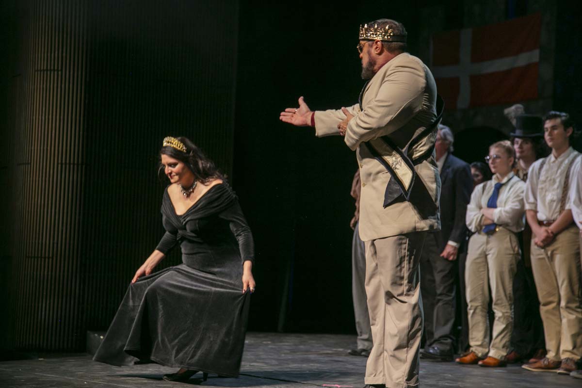 This is a sample image caption.