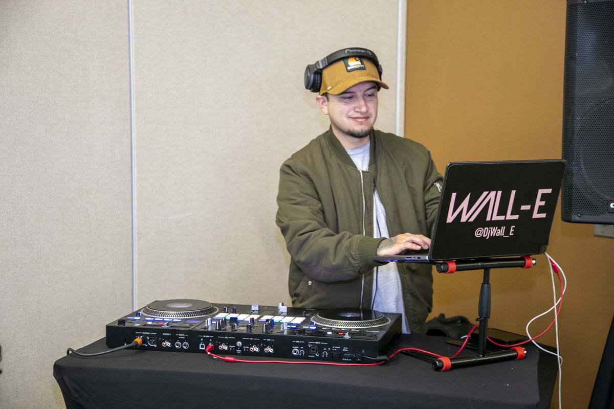 Students celebrate making deans list at event.