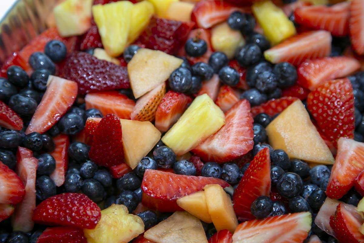 Students celebrate making deans list at event.