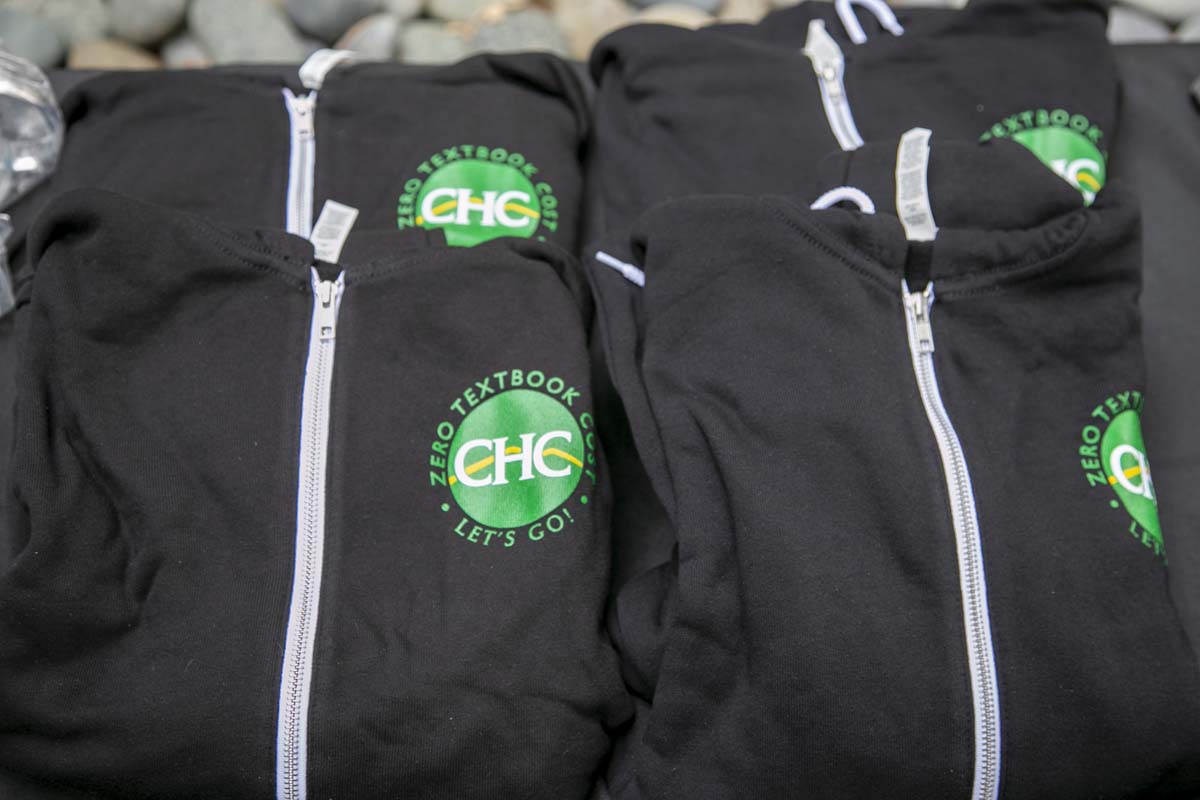 Students celebrate making deans list at event.