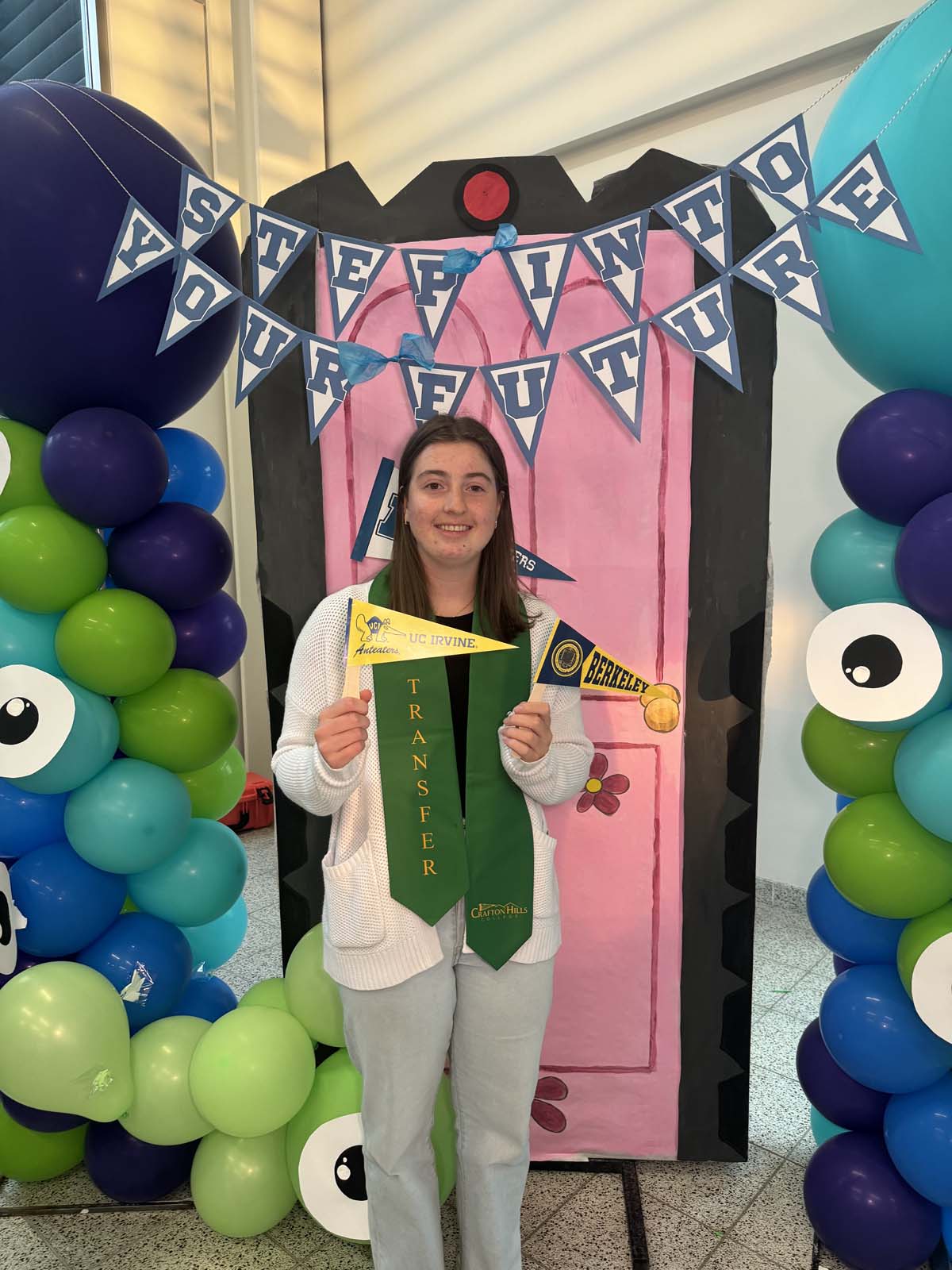 Students attend Transfer Dinner celebration with mascot Ryker.