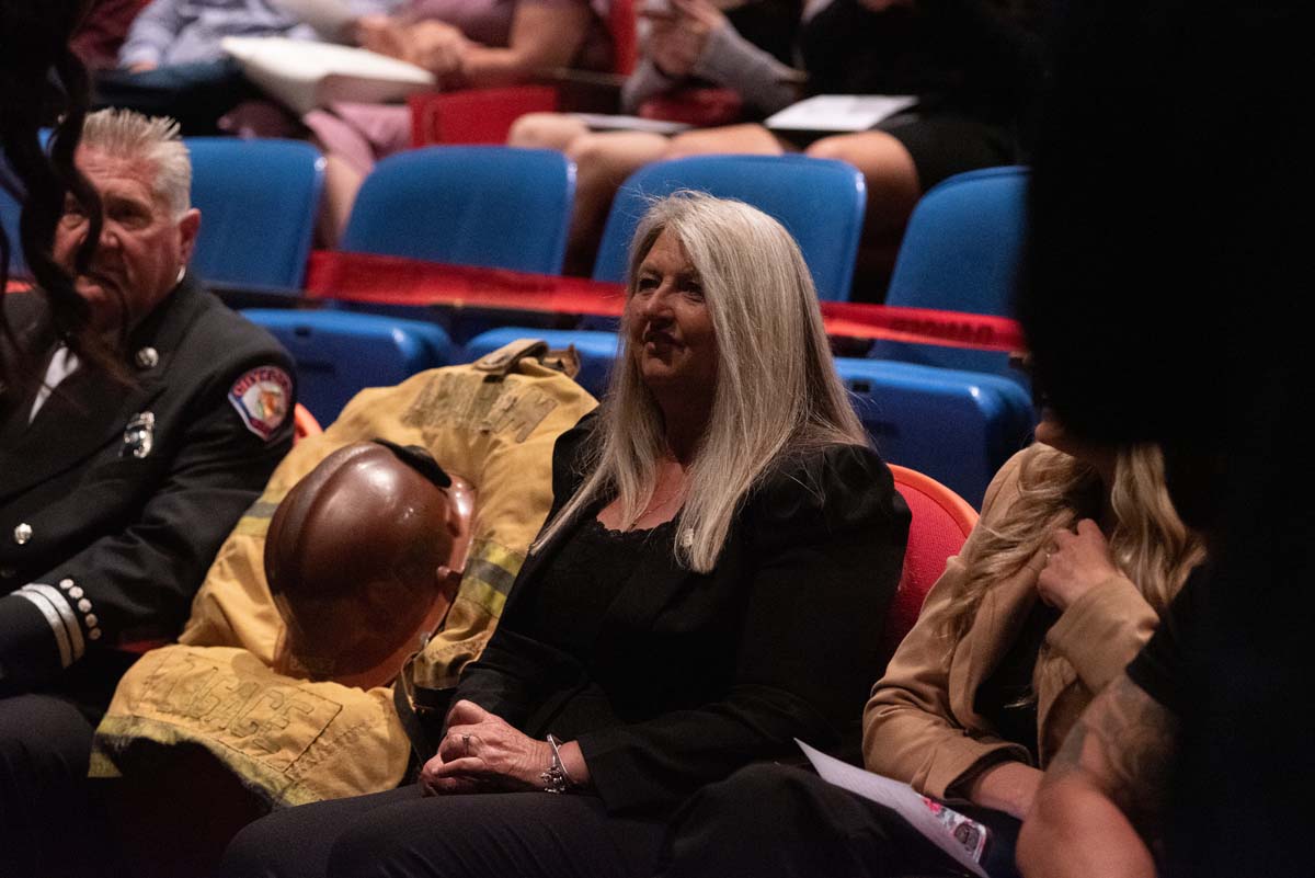 This is a sample image caption.