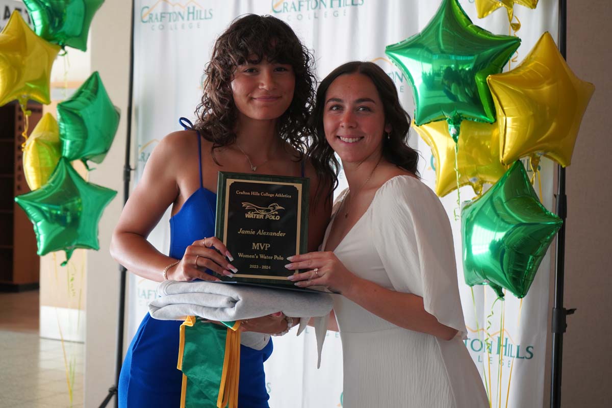 People enjoying the Athletics Banquet