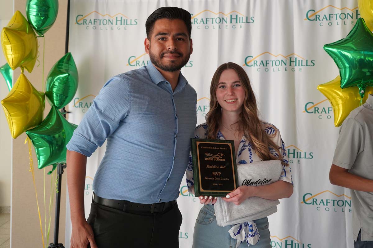 People enjoying the Athletics Banquet