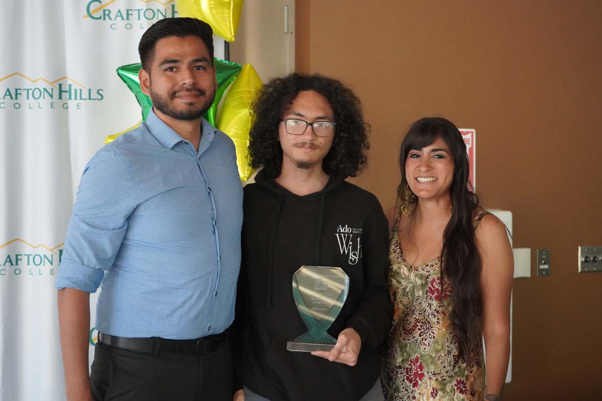 People enjoying the Athletics Banquet