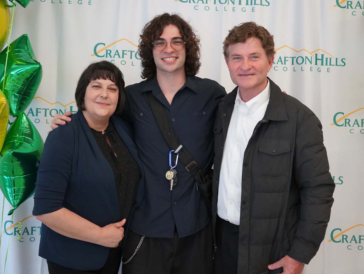 People enjoying the Athletics Banquet